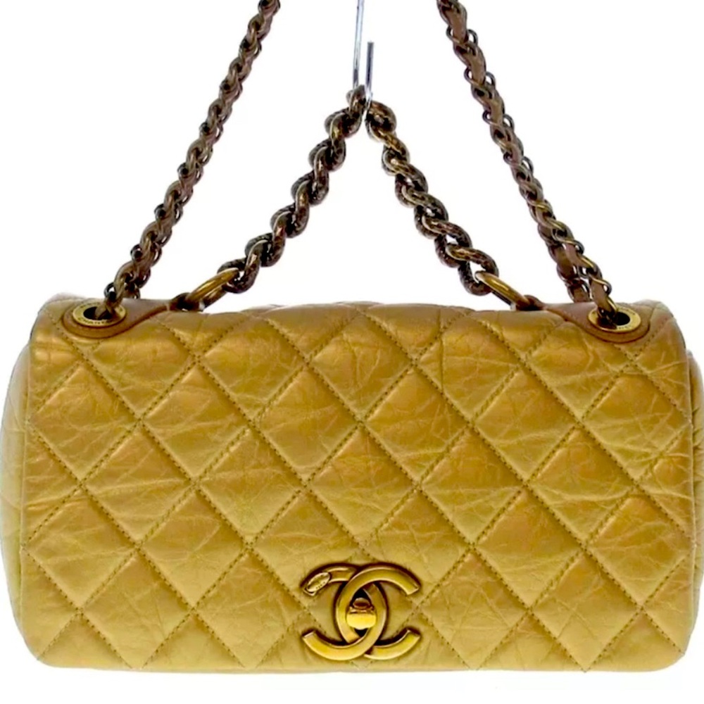 EUC CHANEL Quilted Medium Pondichery Flap in Gold Textured Calfskin Leather